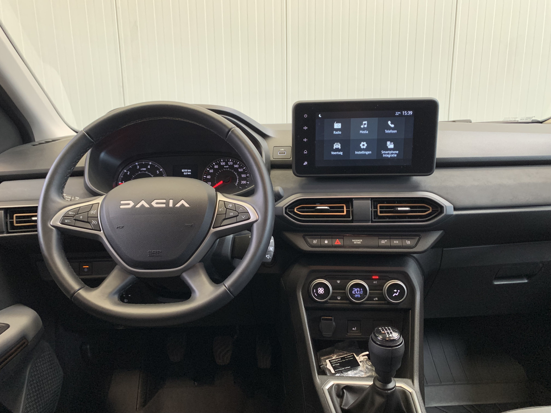46104232-4.jpg